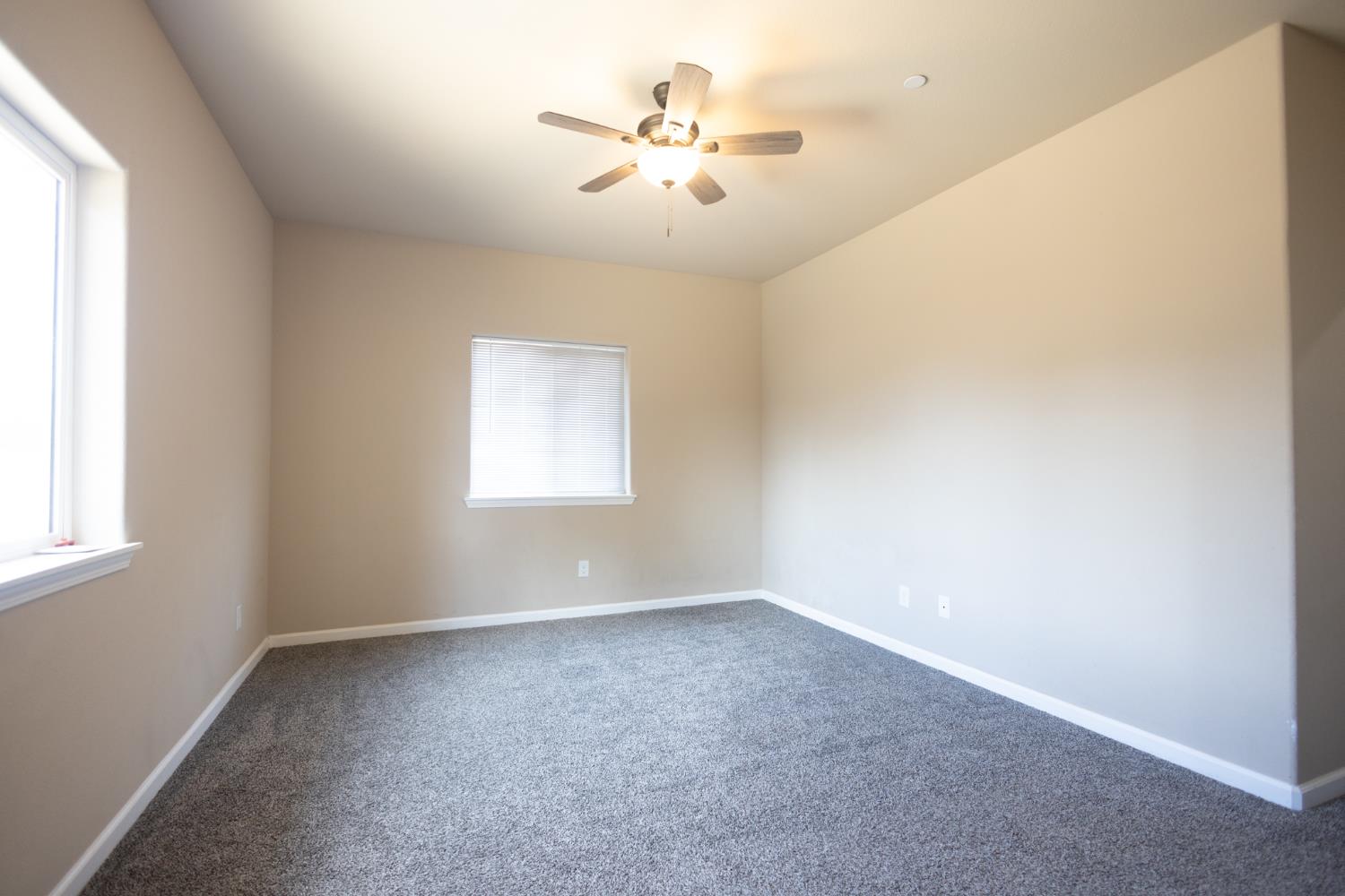 1707 Sylvia St, Selma, CA 93662
