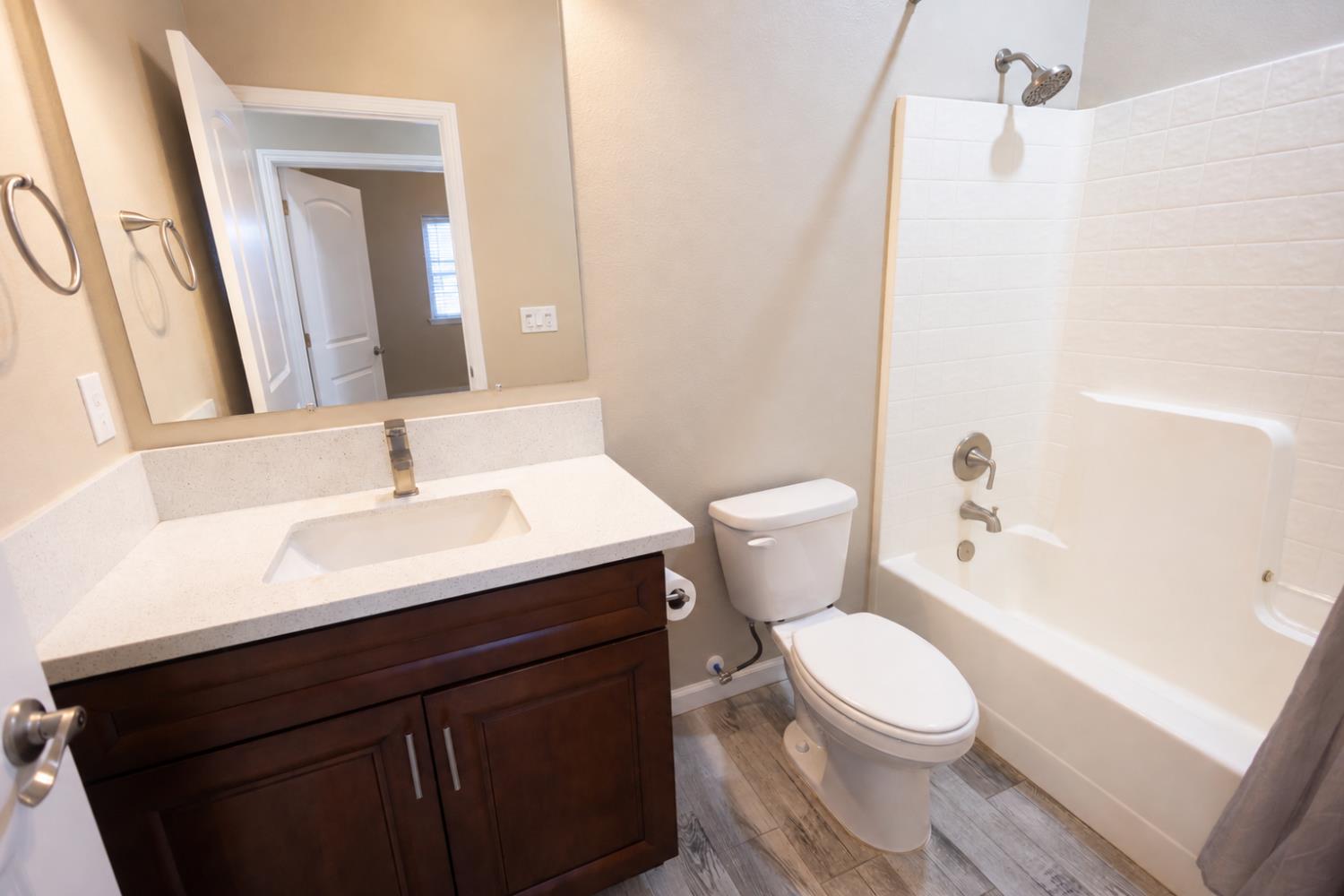 1707 Sylvia St, Selma, CA 93662