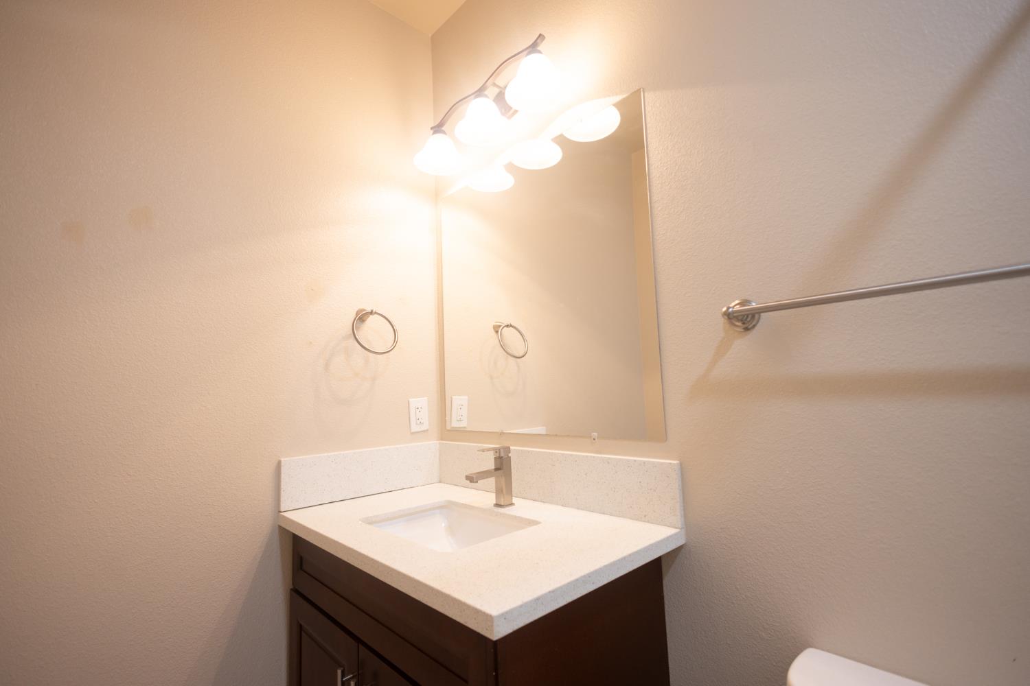 1707 Sylvia St, Selma, CA 93662