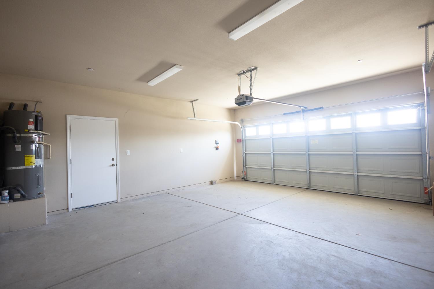 1707 Sylvia St, Selma, CA 93662