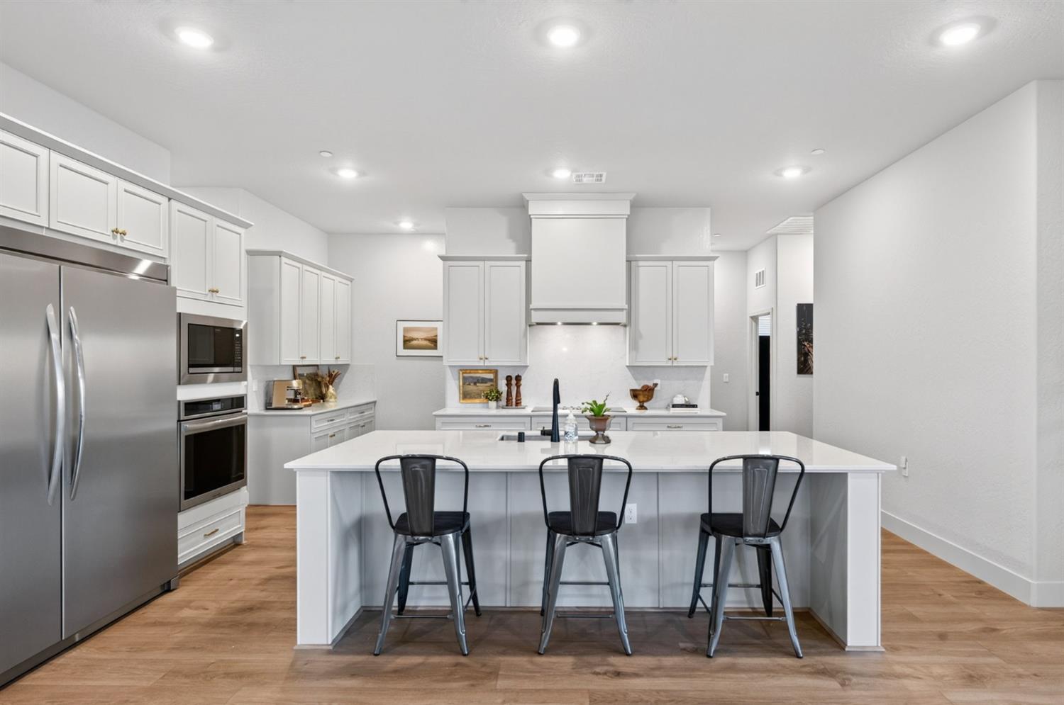 1609 Atlantica Drive South, Madera, CA 93636