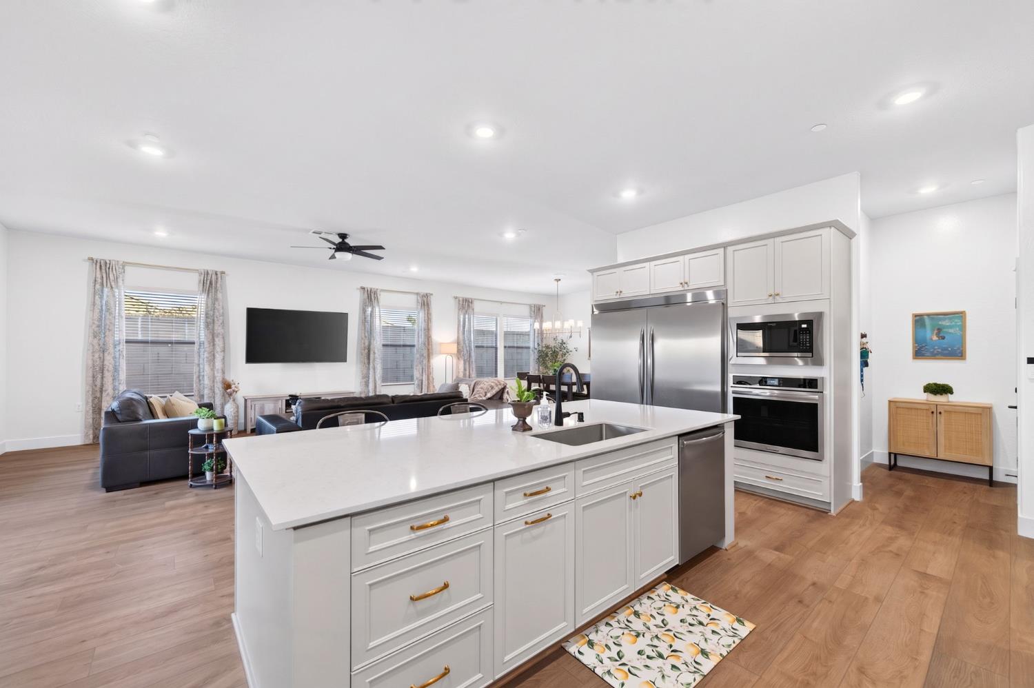 1609 Atlantica Drive South, Madera, CA 93636