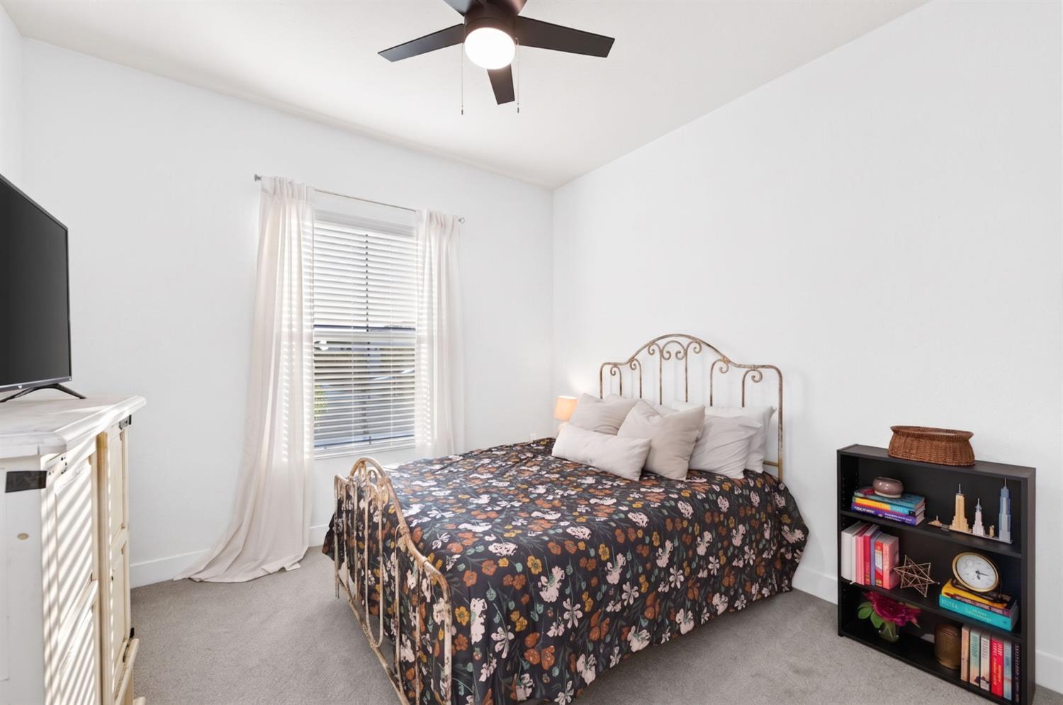 1609 Atlantica Drive South, Madera, CA 93636