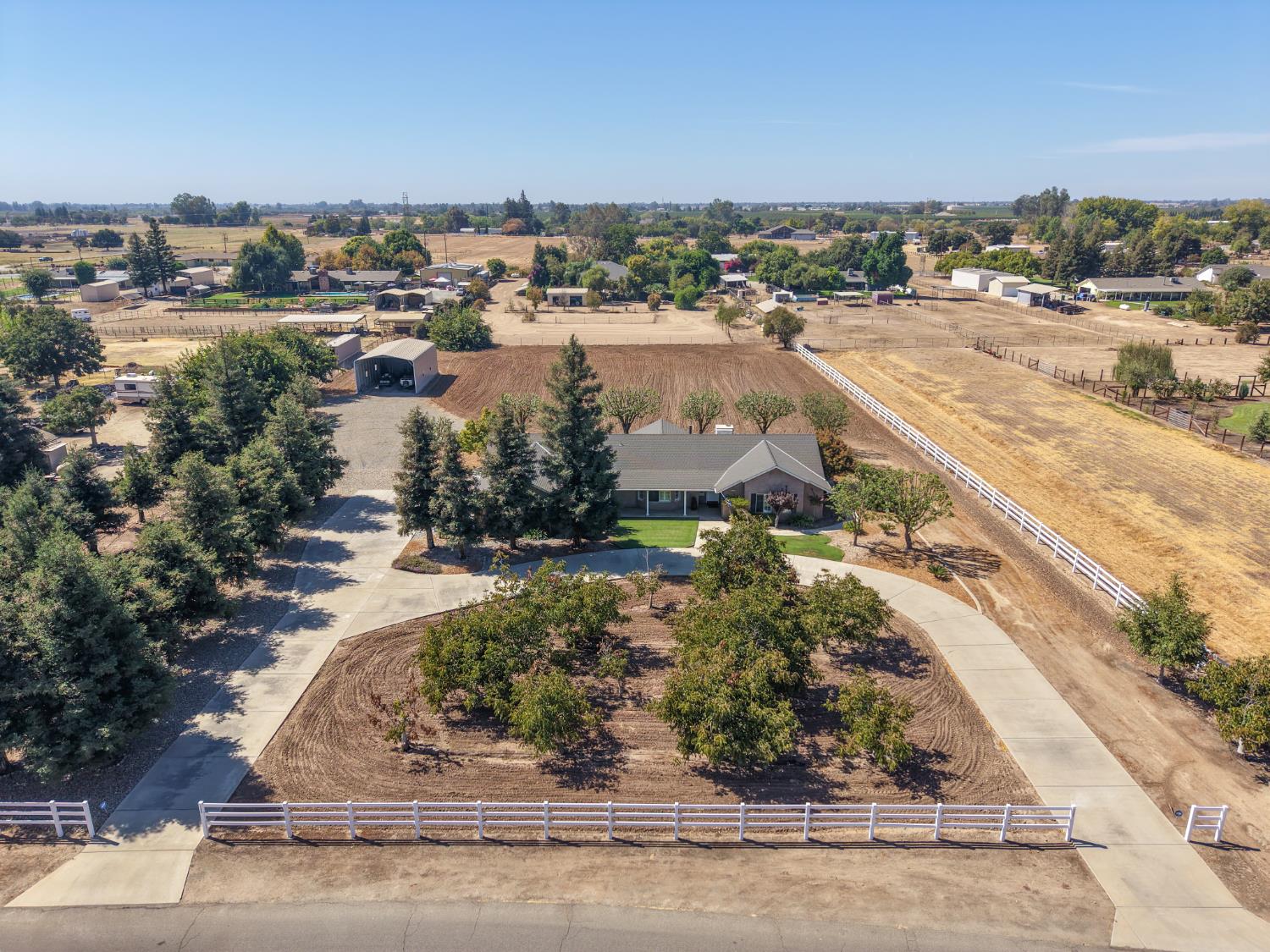 3589 N Markay Ave, Sanger, CA 93657