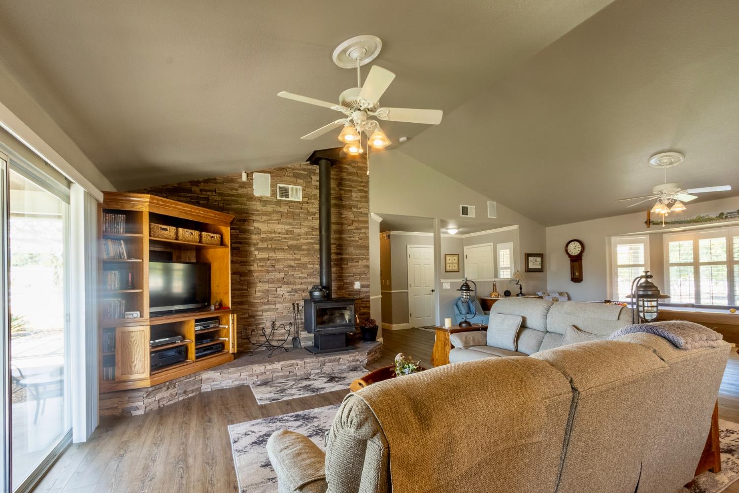 3589 N Markay Ave, Sanger, CA 93657