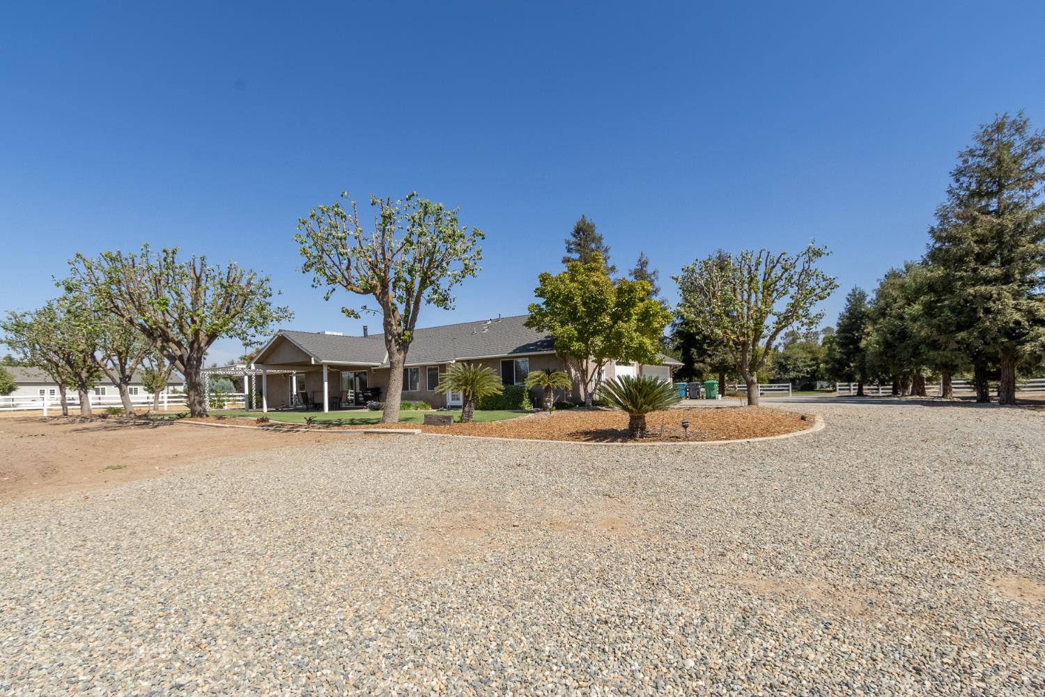 3589 N Markay Ave, Sanger, CA 93657
