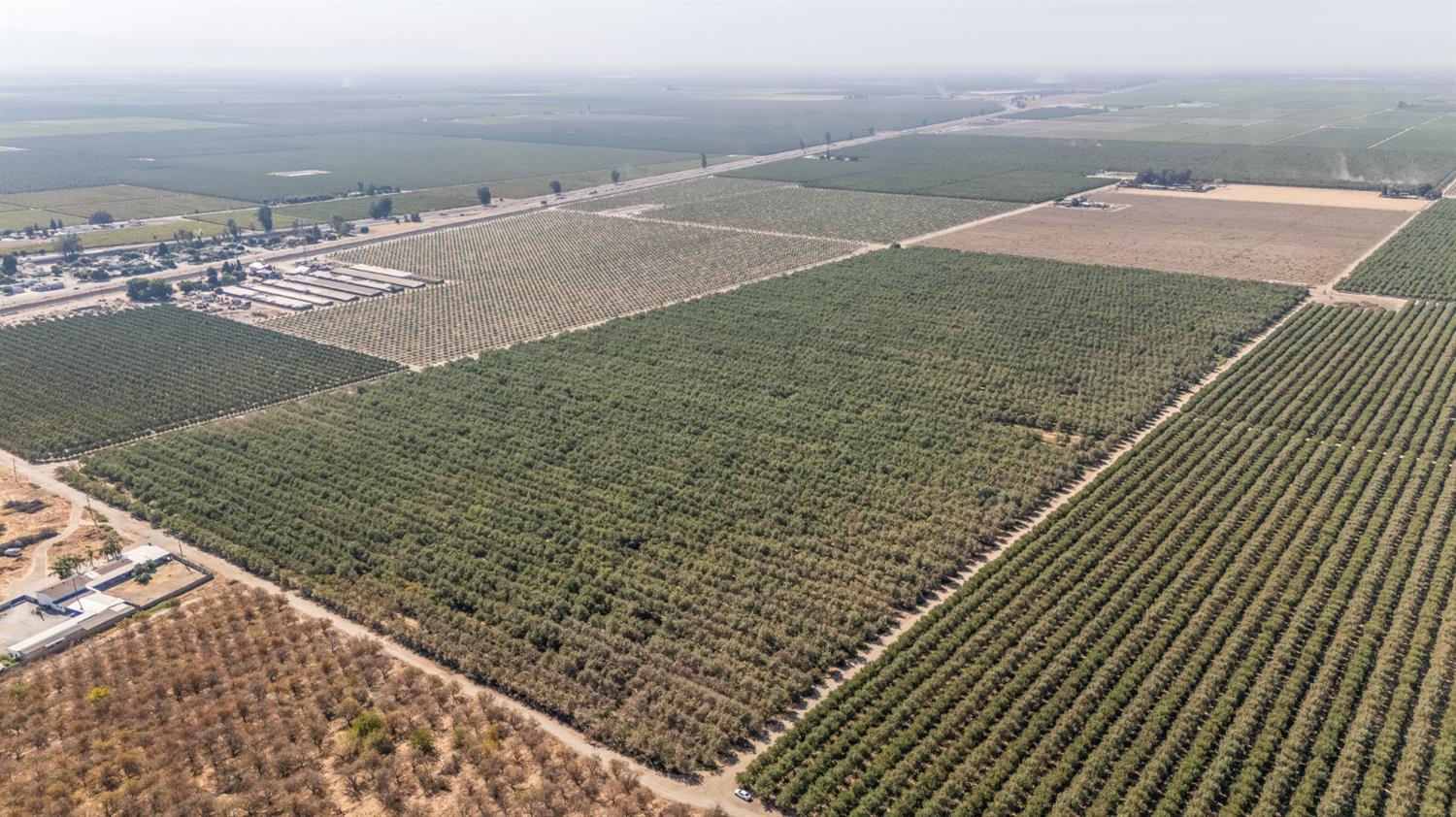 1 Armstrong Ave, Earlimart, CA 93219