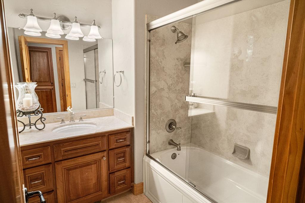 39756 Wishing Well Dr, Bass Lake, CA 93604