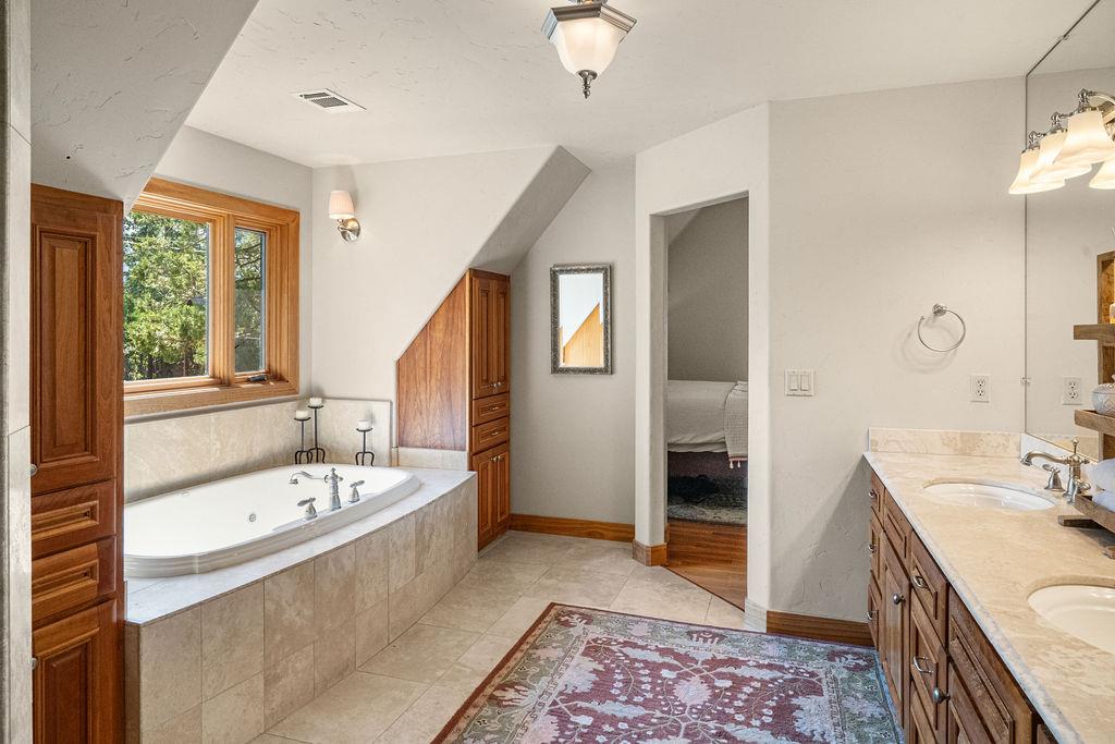 39756 Wishing Well Dr, Bass Lake, CA 93604