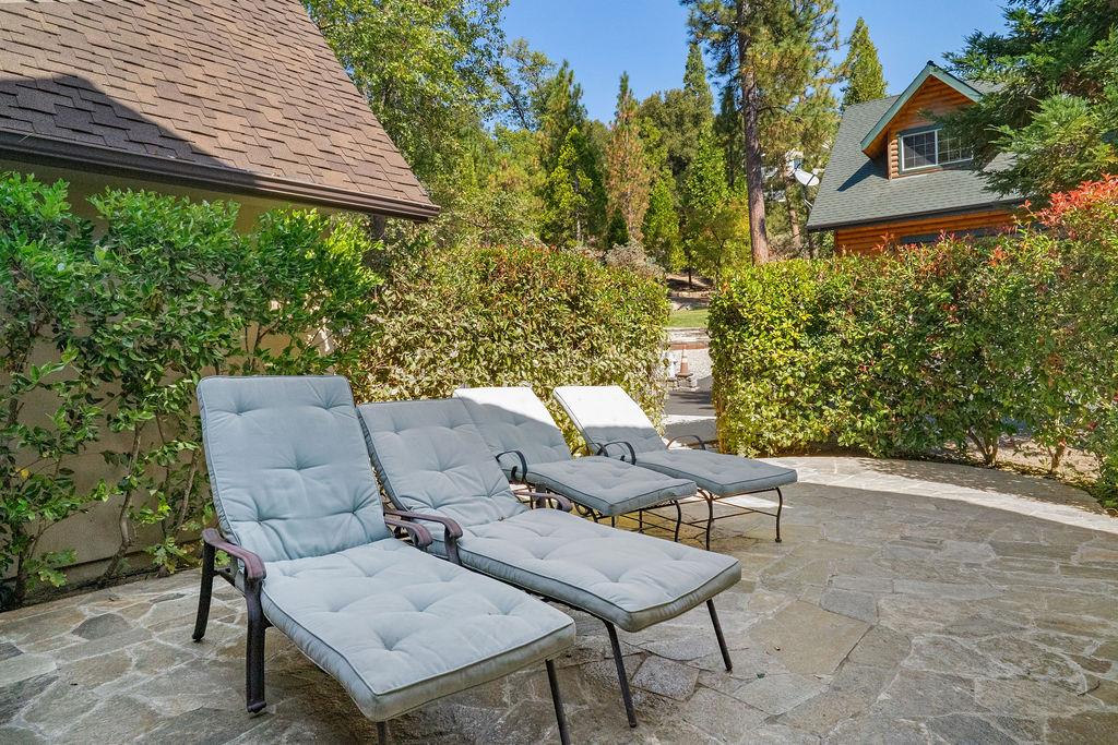 39756 Wishing Well Dr, Bass Lake, CA 93604