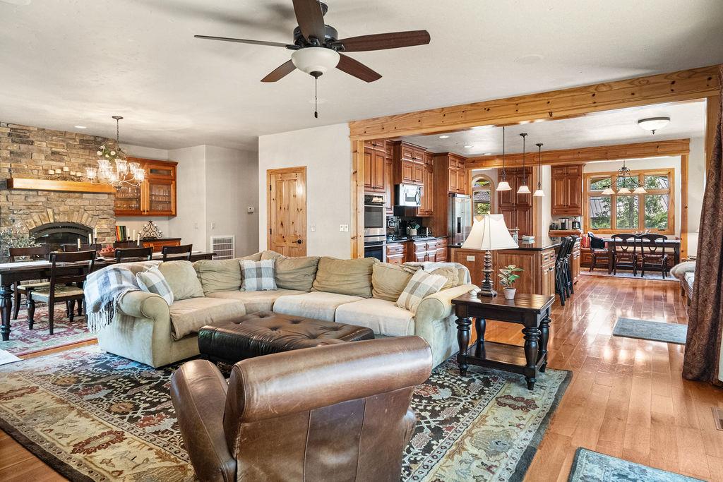 39756 Wishing Well Dr, Bass Lake, CA 93604