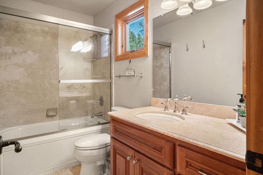 39756 Wishing Well Dr, Bass Lake, CA 93604