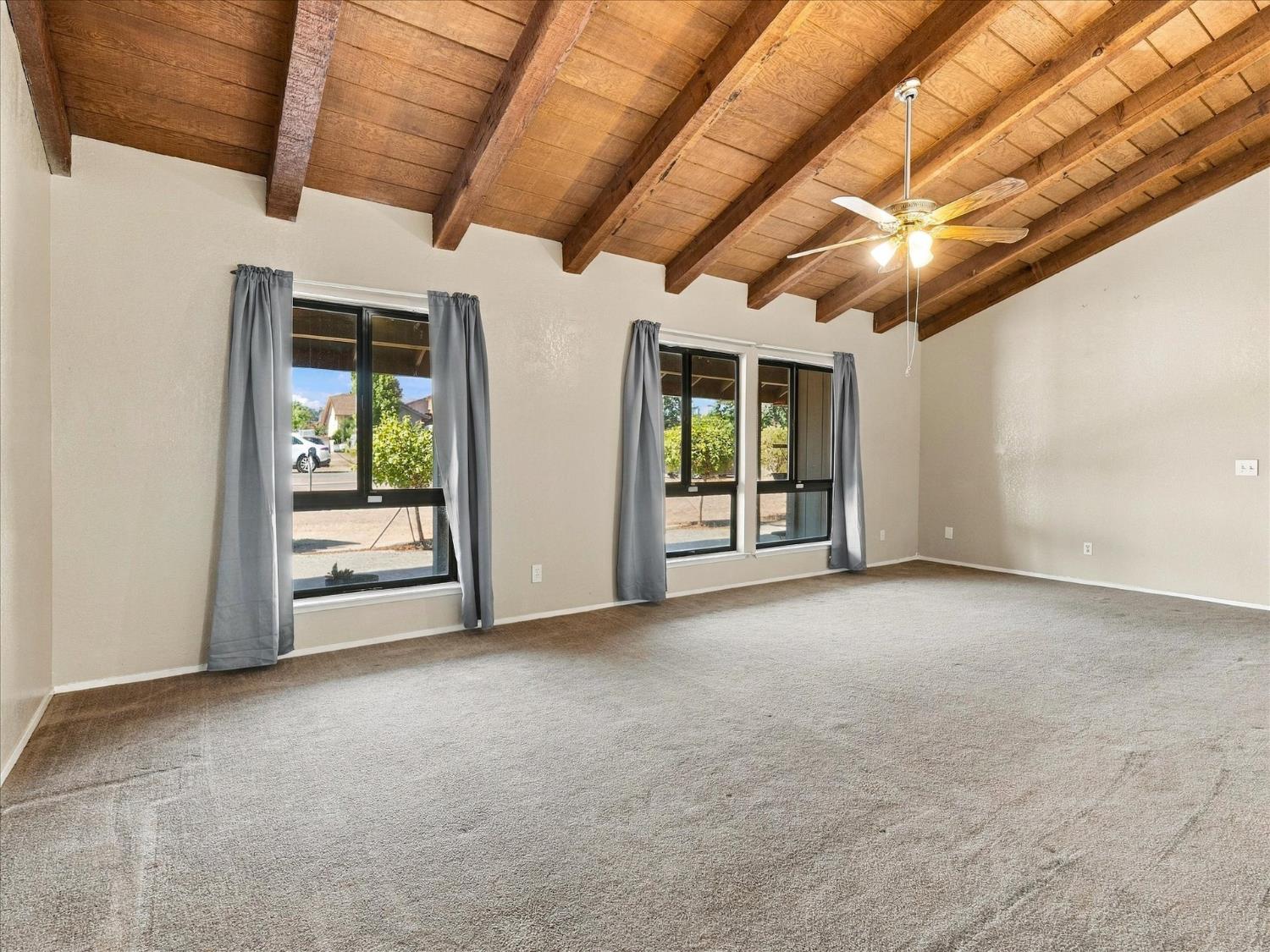 18769 Farallon Rd, Madera, CA 93638