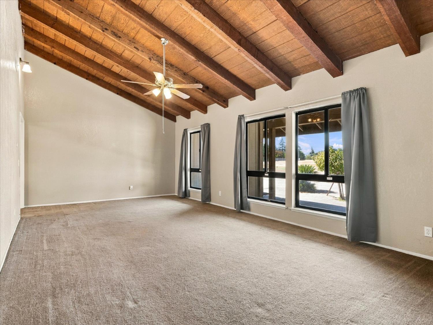 18769 Farallon Rd, Madera, CA 93638