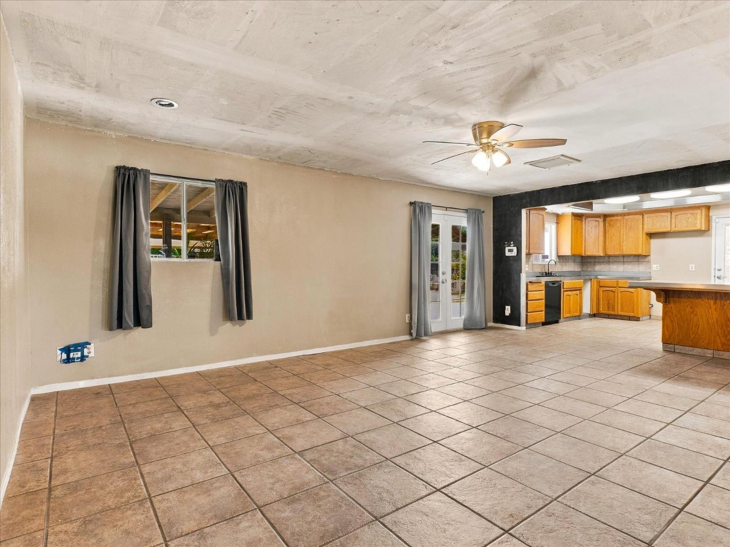 18769 Farallon Rd, Madera, CA 93638