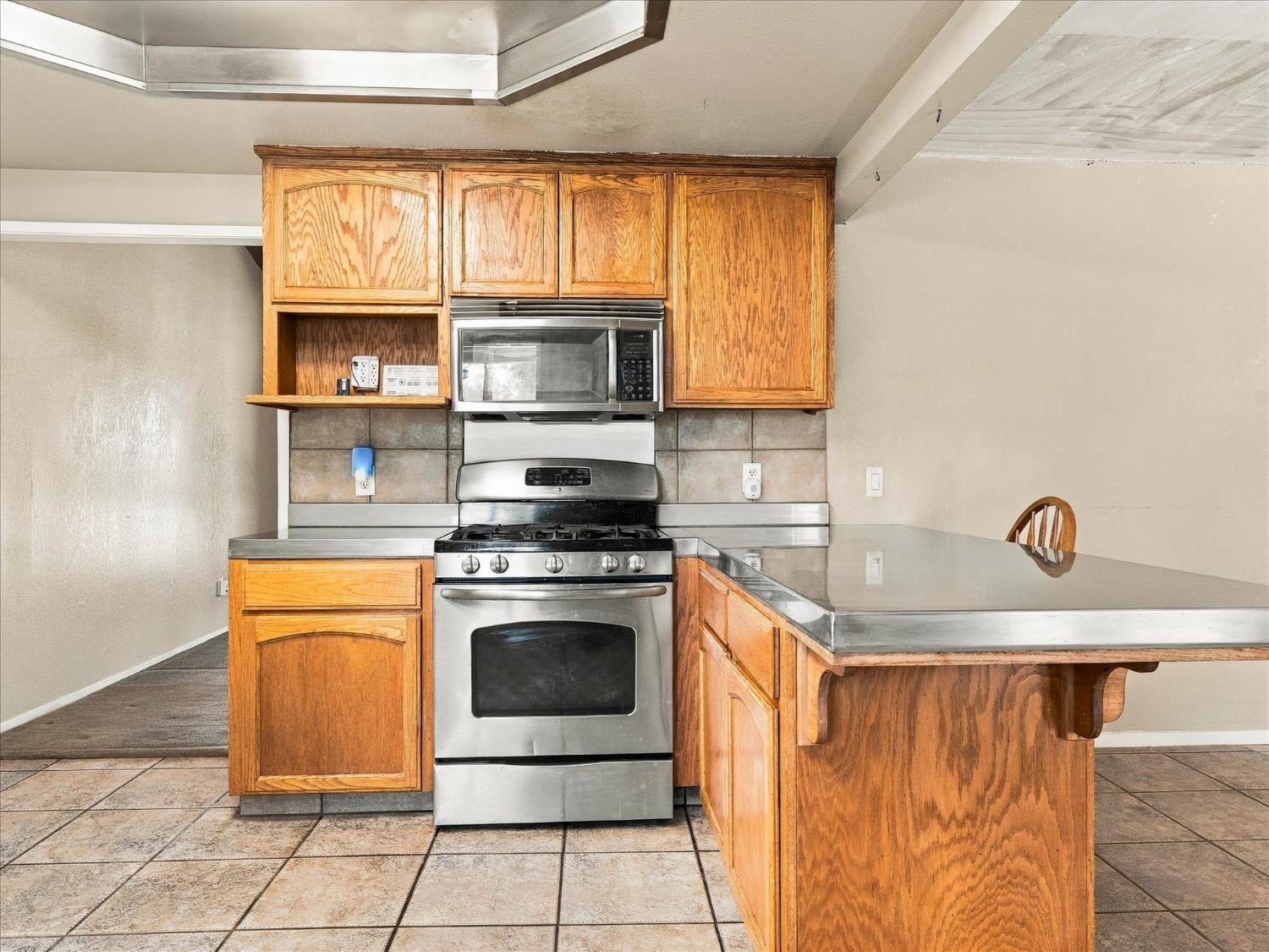 18769 Farallon Rd, Madera, CA 93638
