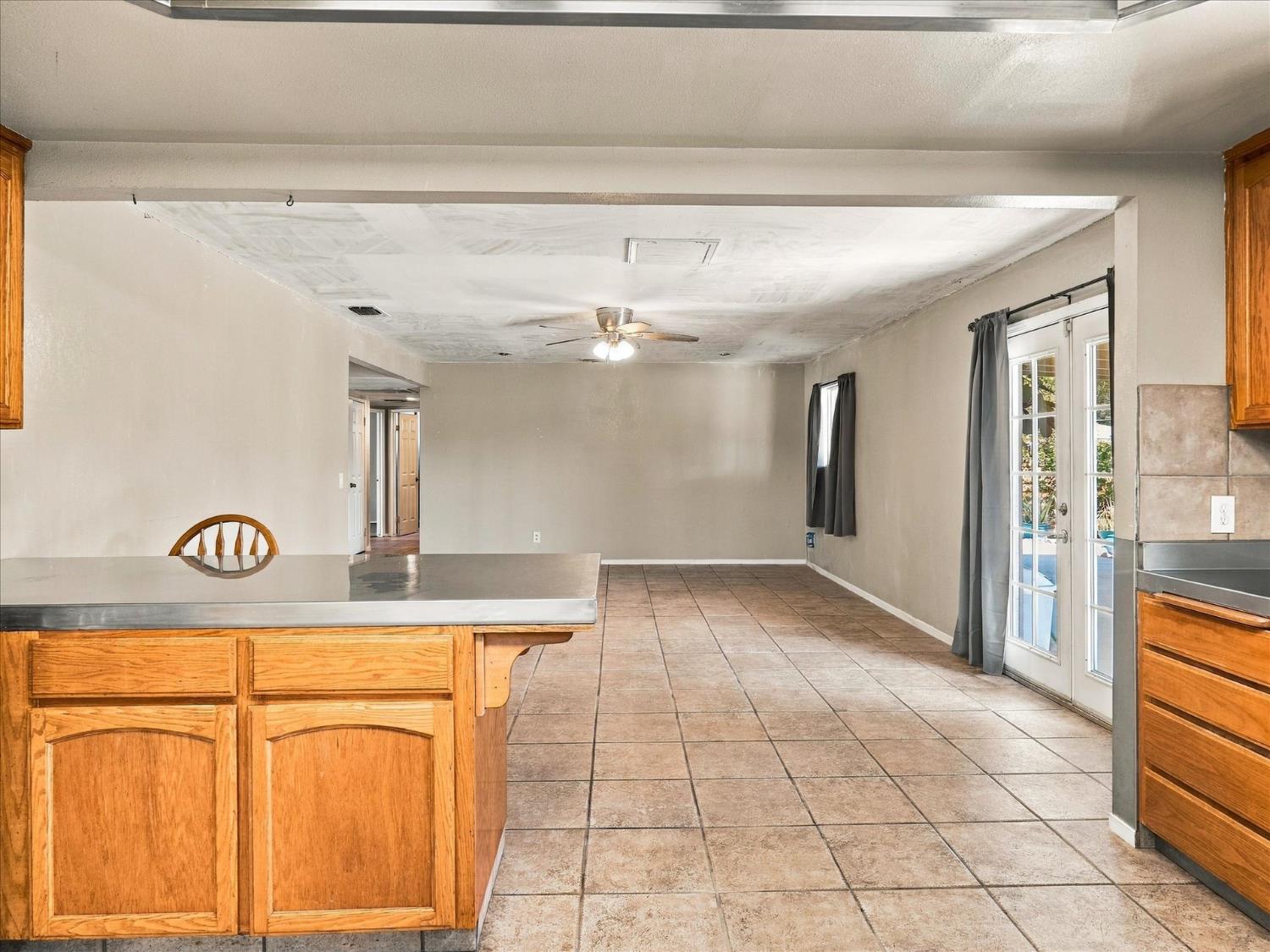 18769 Farallon Rd, Madera, CA 93638