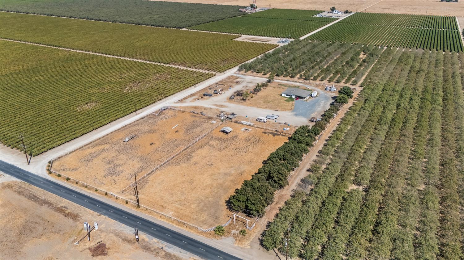 1 Sierra Ave, Earlimart, CA 93219