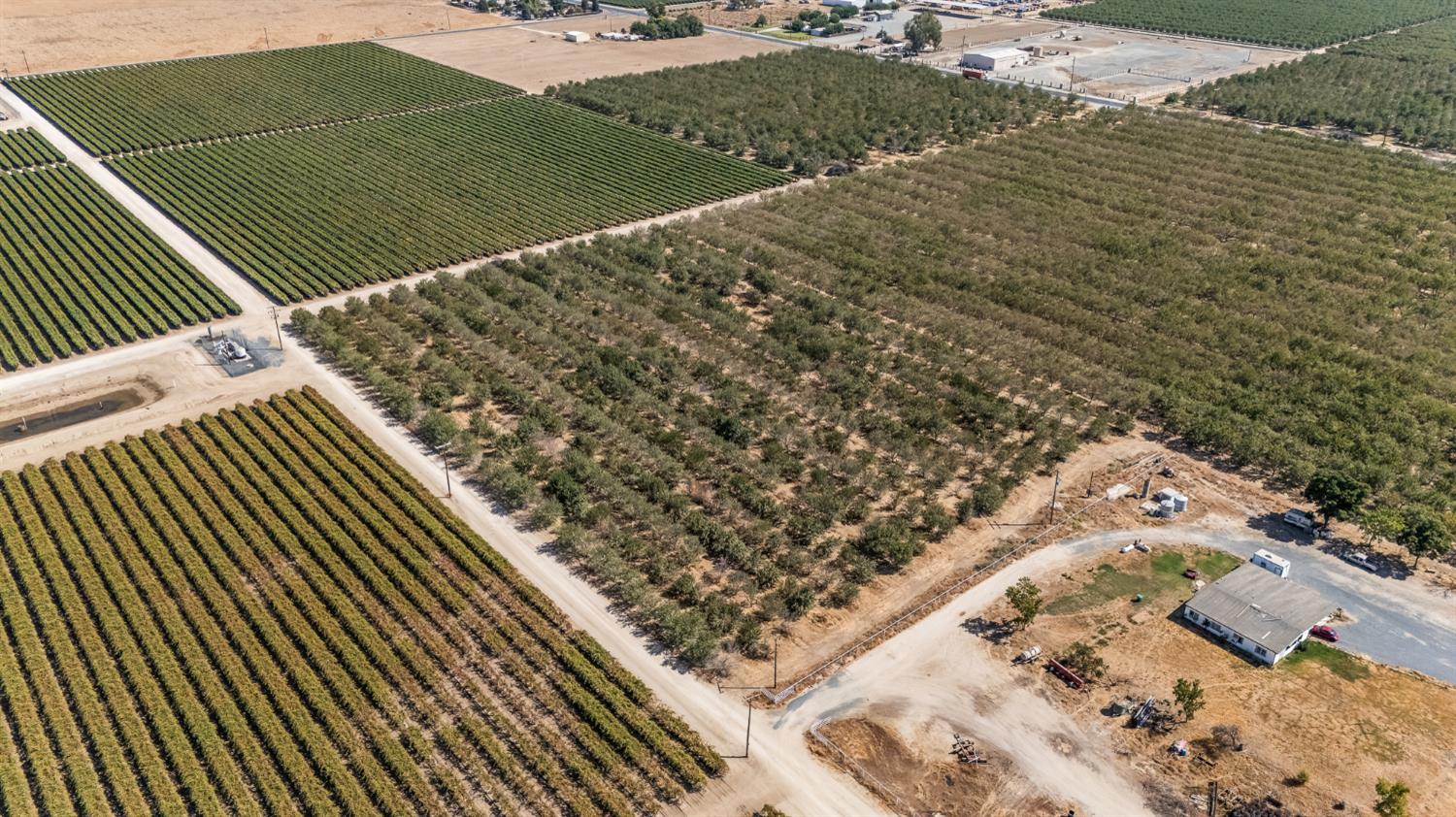 1 Sierra Ave, Earlimart, CA 93219