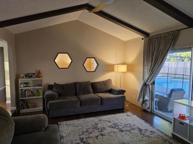 1111 Stanford Ave, Clovis, CA 93611