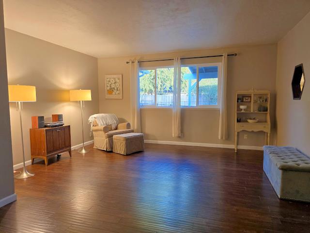 1111 Stanford Ave, Clovis, CA 93611