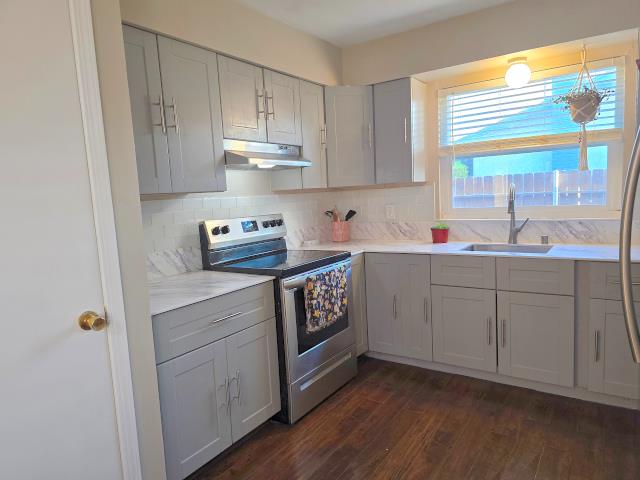 1111 Stanford Ave, Clovis, CA 93611
