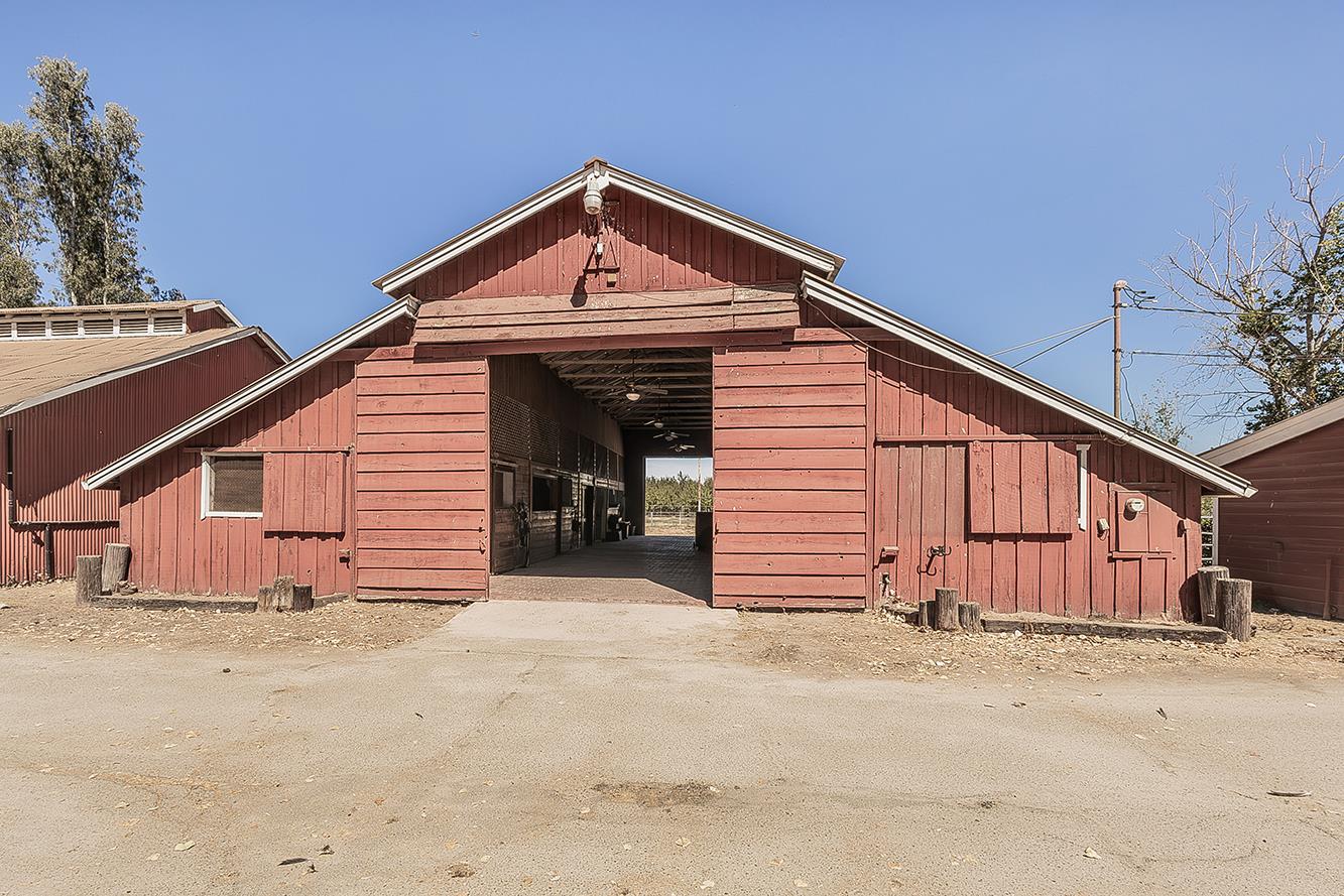 14901 S Highland Ave S, Selma, CA 93662