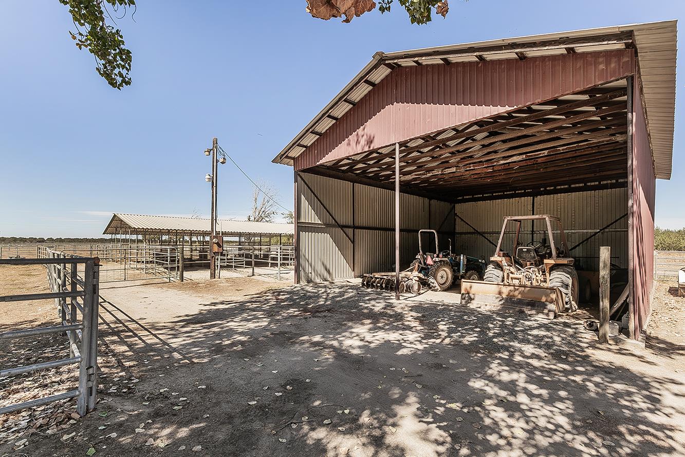 14901 S Highland Ave S, Selma, CA 93662