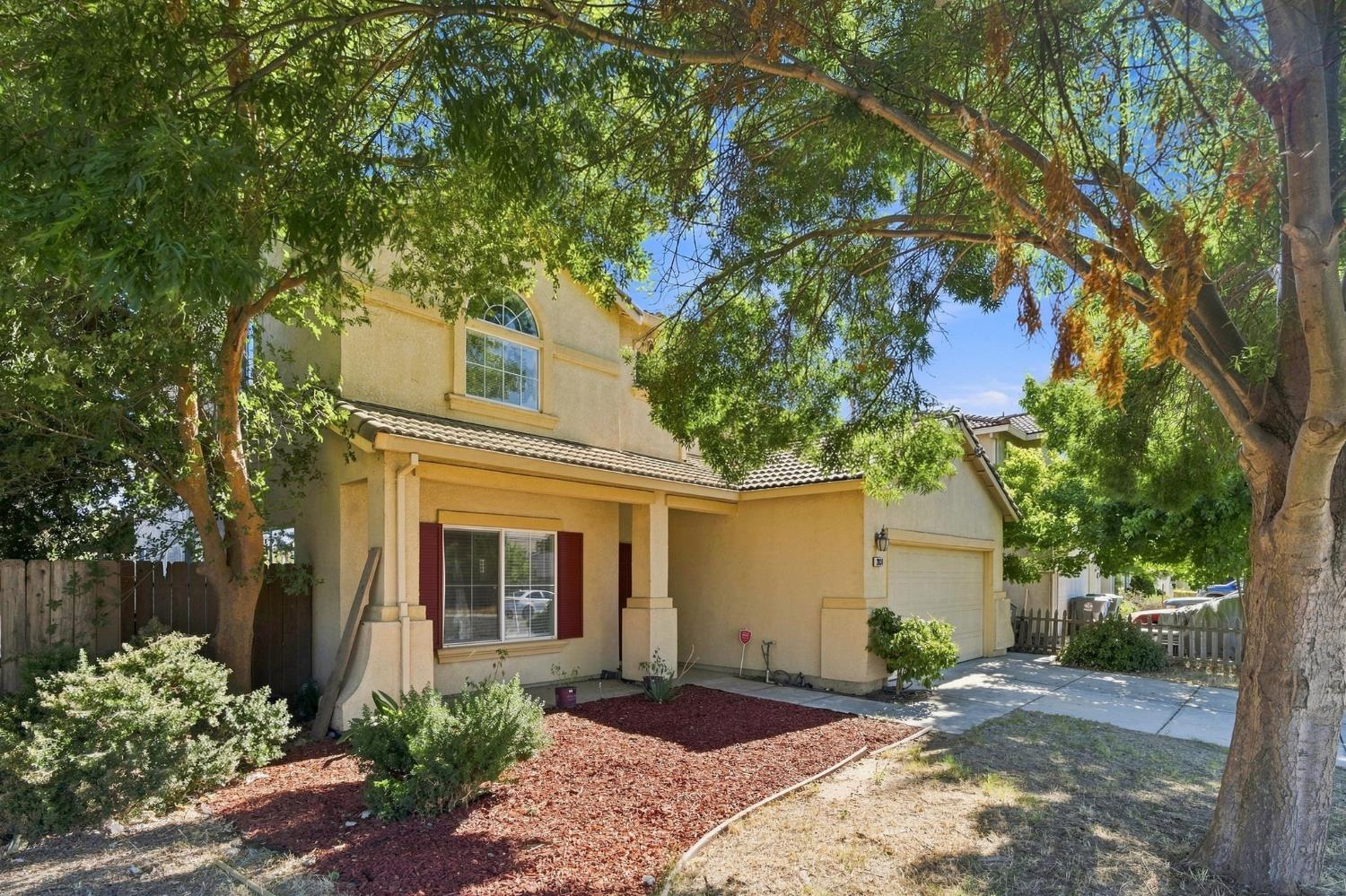 2834 Cherry Tree Ln, Madera, CA 93637