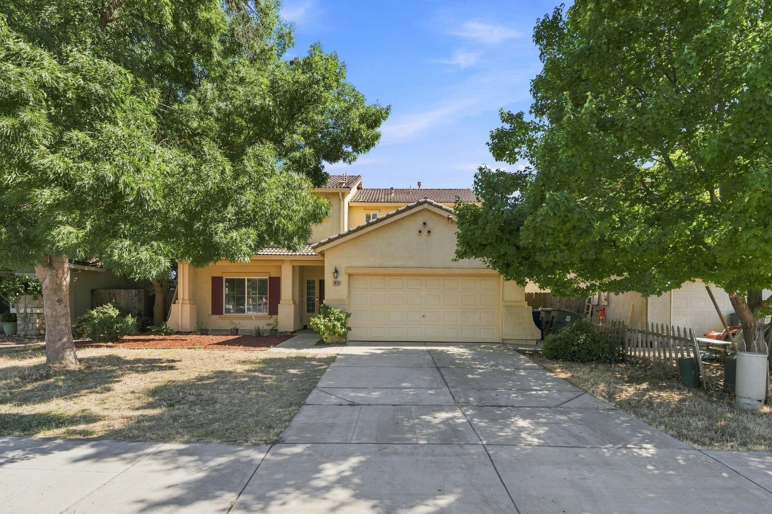 2834 Cherry Tree Ln, Madera, CA 93637