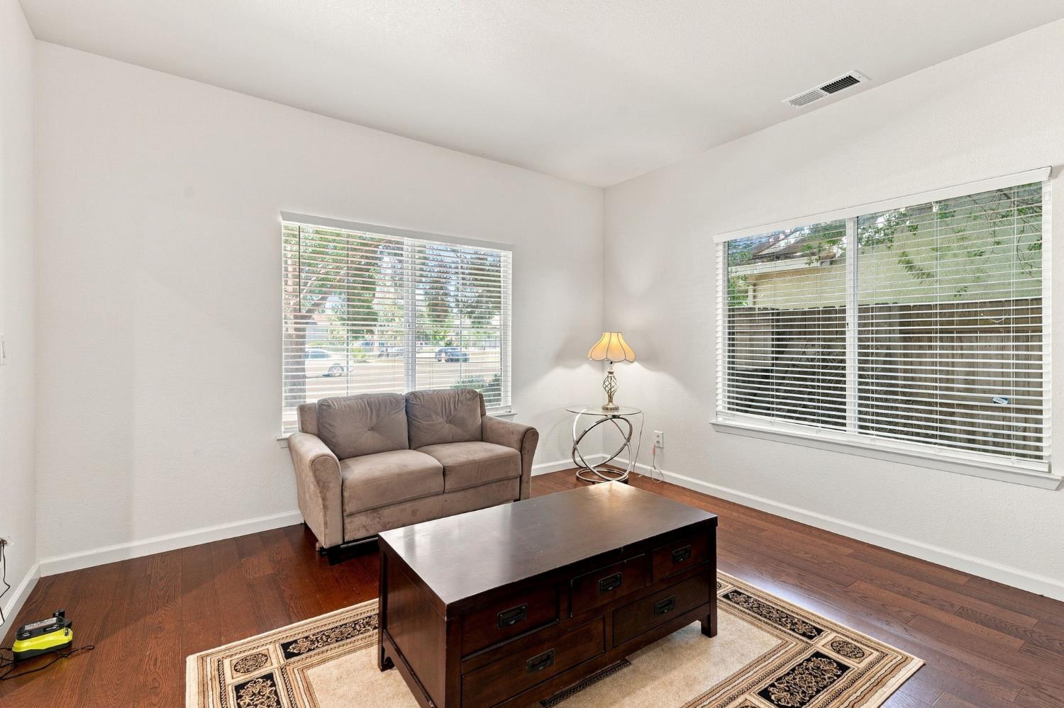 2834 Cherry Tree Ln, Madera, CA 93637