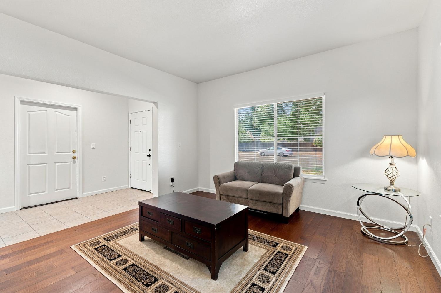 2834 Cherry Tree Ln, Madera, CA 93637