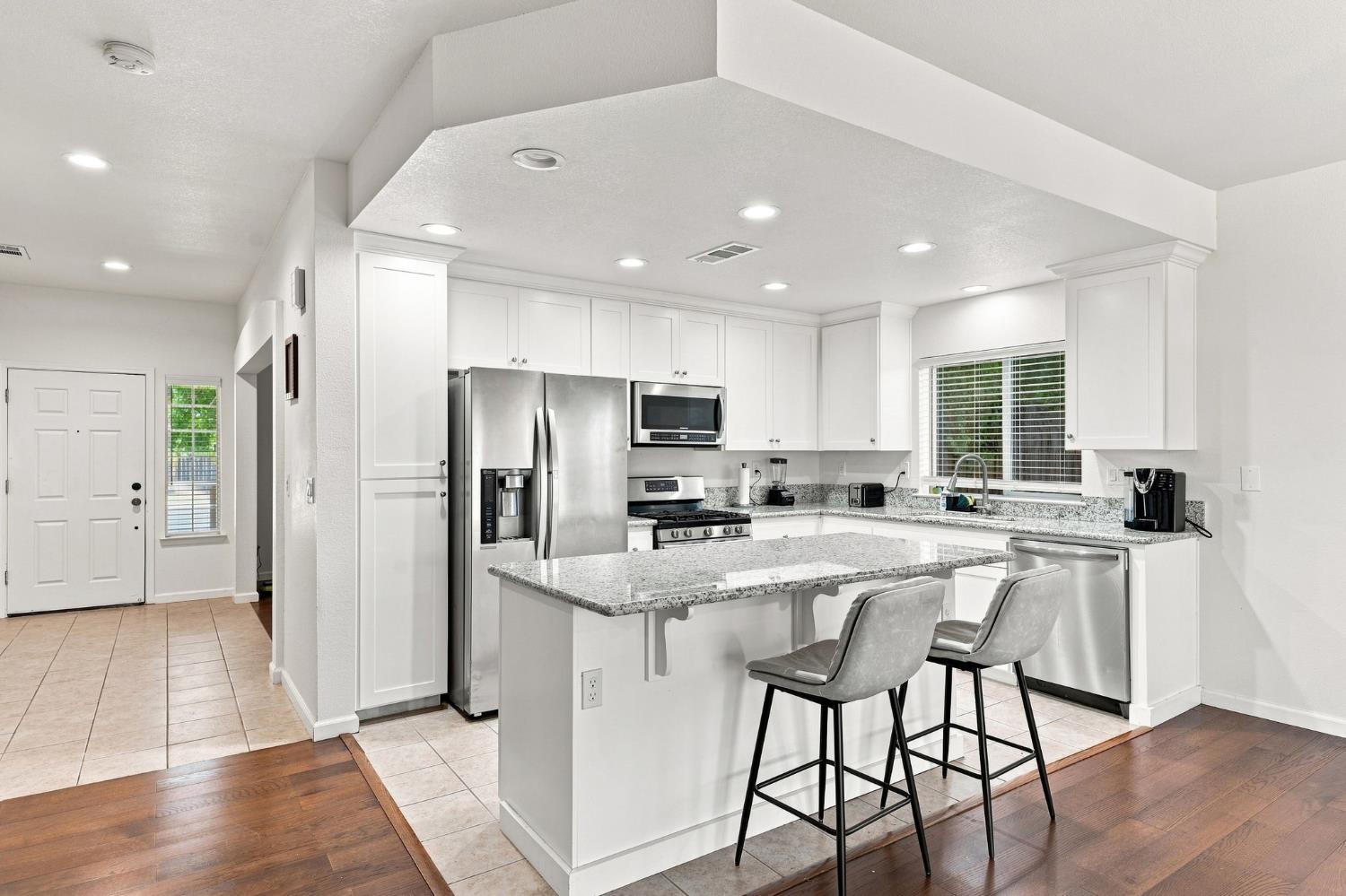 2834 Cherry Tree Ln, Madera, CA 93637