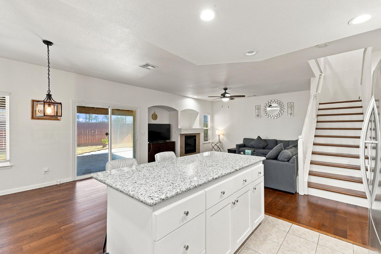 2834 Cherry Tree Ln, Madera, CA 93637