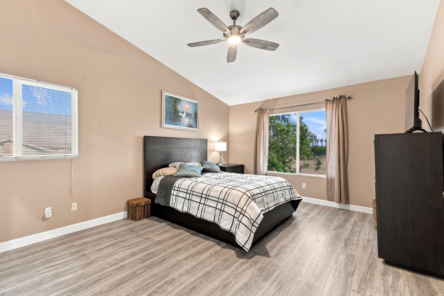 2834 Cherry Tree Ln, Madera, CA 93637