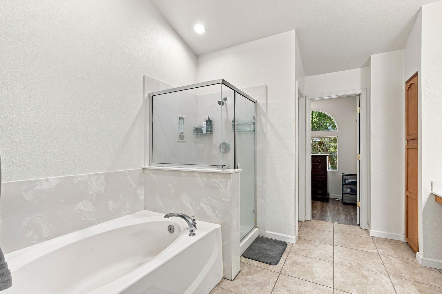 2834 Cherry Tree Ln, Madera, CA 93637