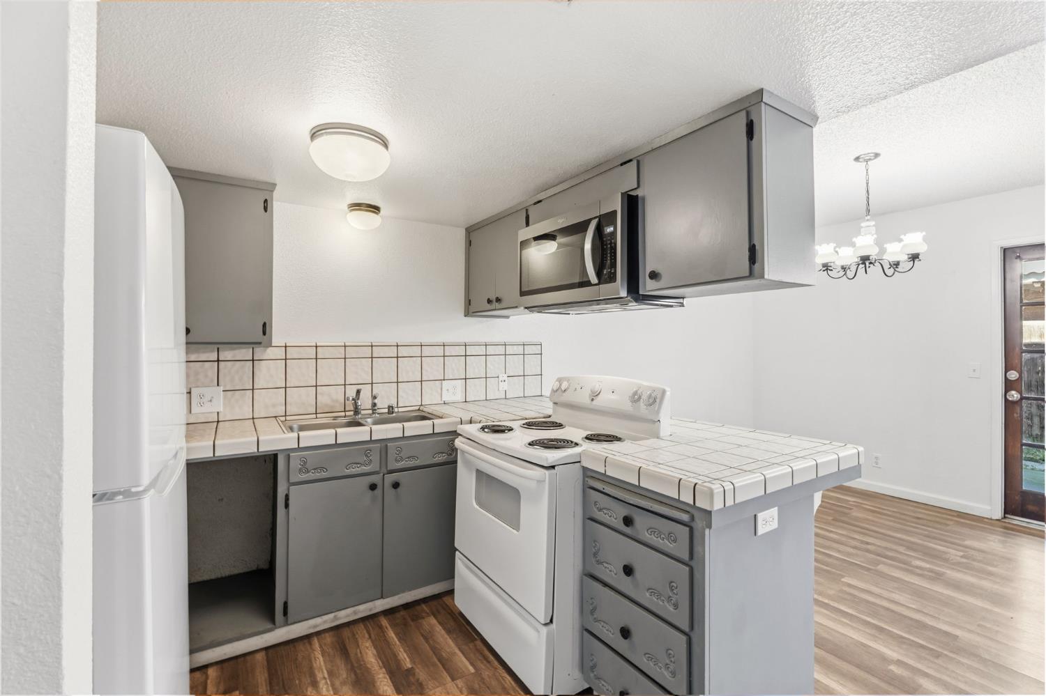 50 N 19Th Ave #A-F, Lemoore, CA 93245