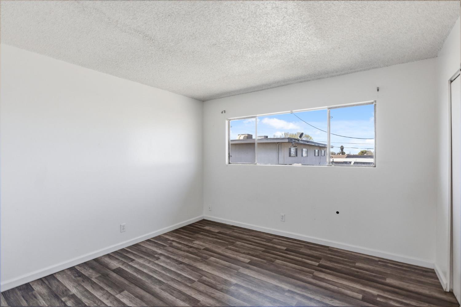 175 S 19Th Ave, Lemoore, CA 93245