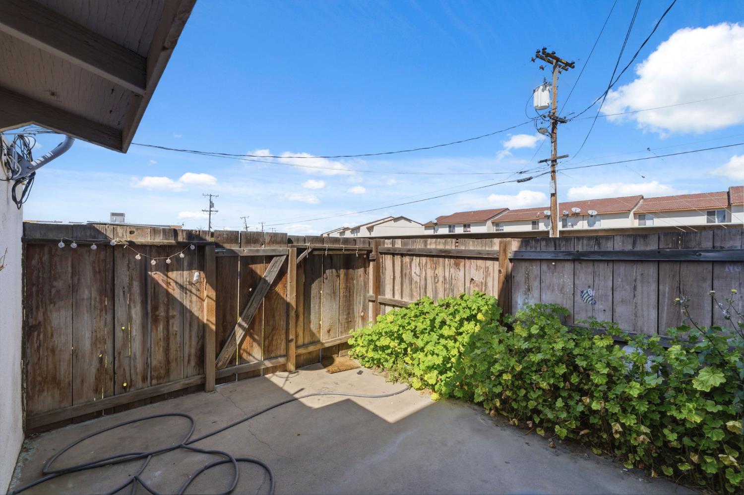 175 S 19Th Ave, Lemoore, CA 93245
