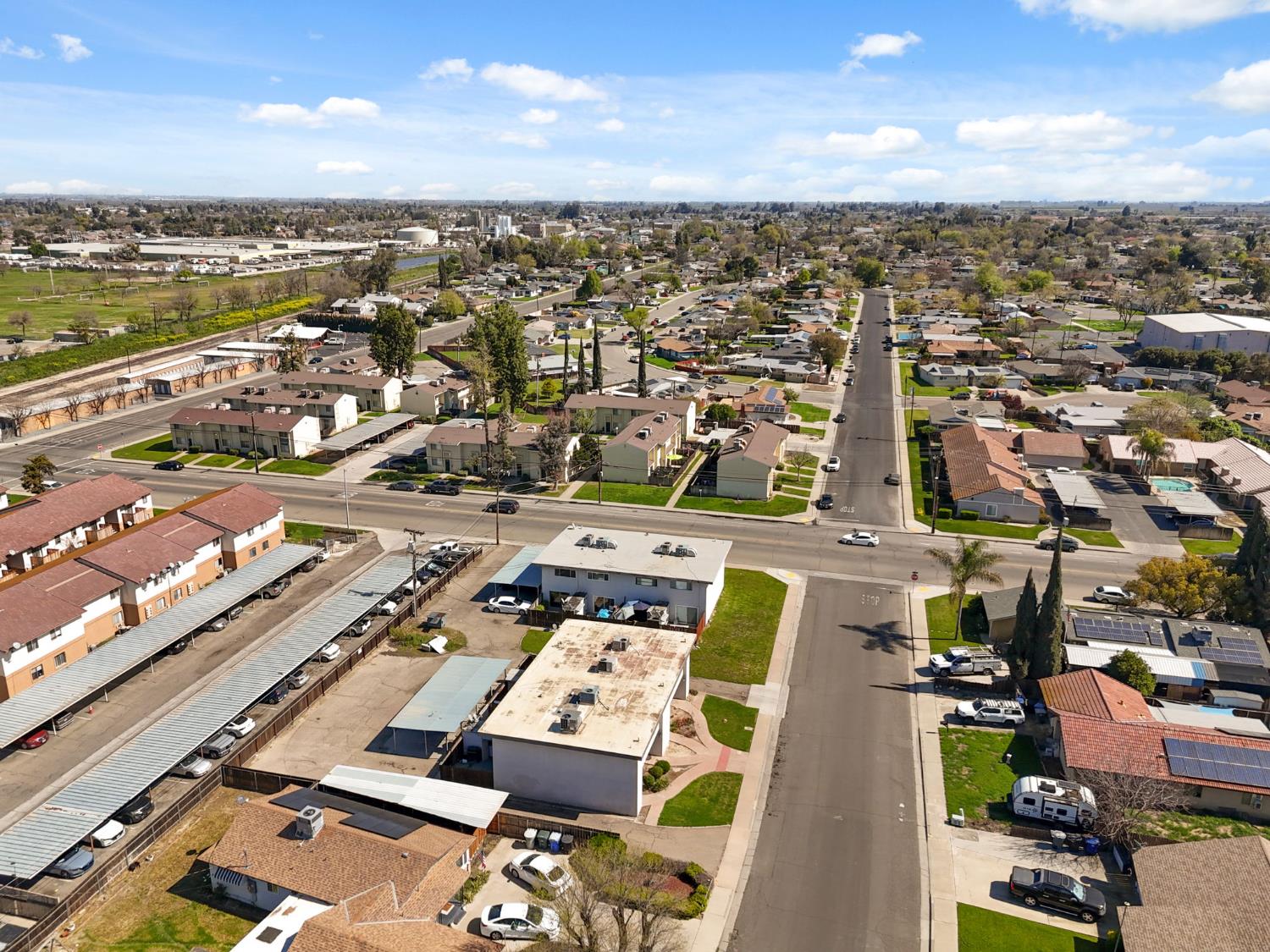175 S 19Th Ave, Lemoore, CA 93245