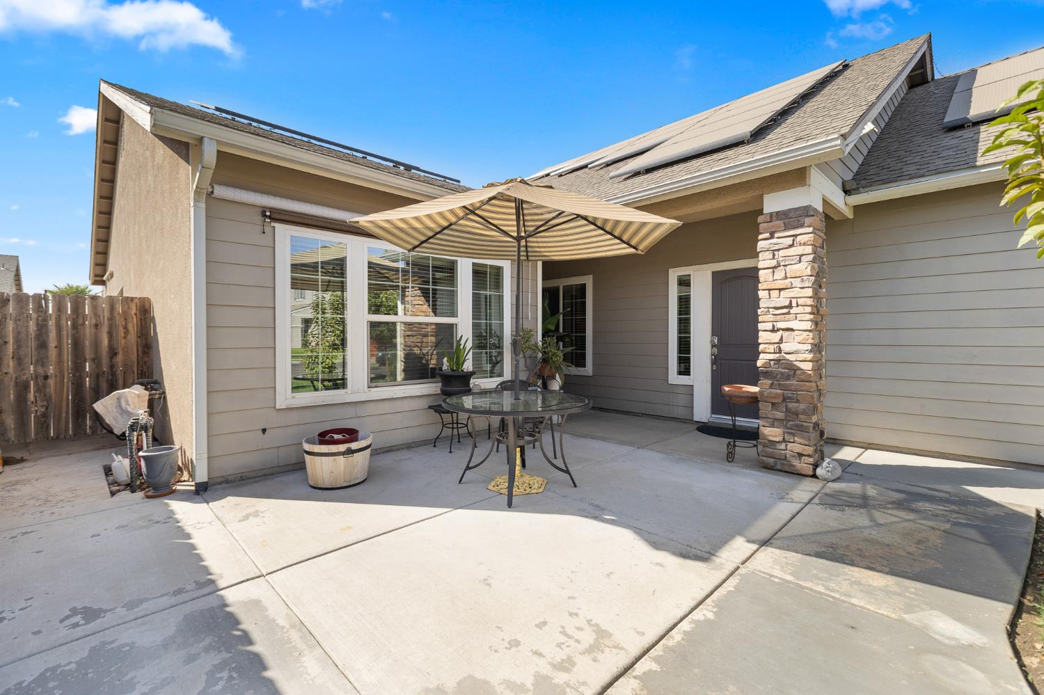 689 Montana De Oro St, Tulare, CA 93274