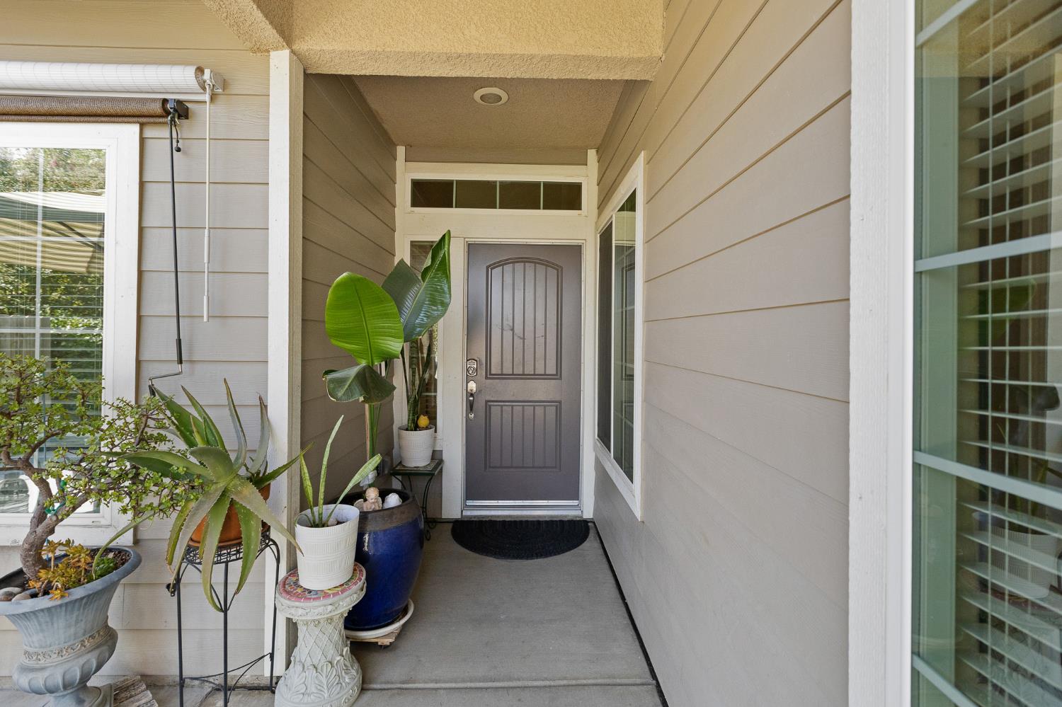 689 Montana De Oro St, Tulare, CA 93274