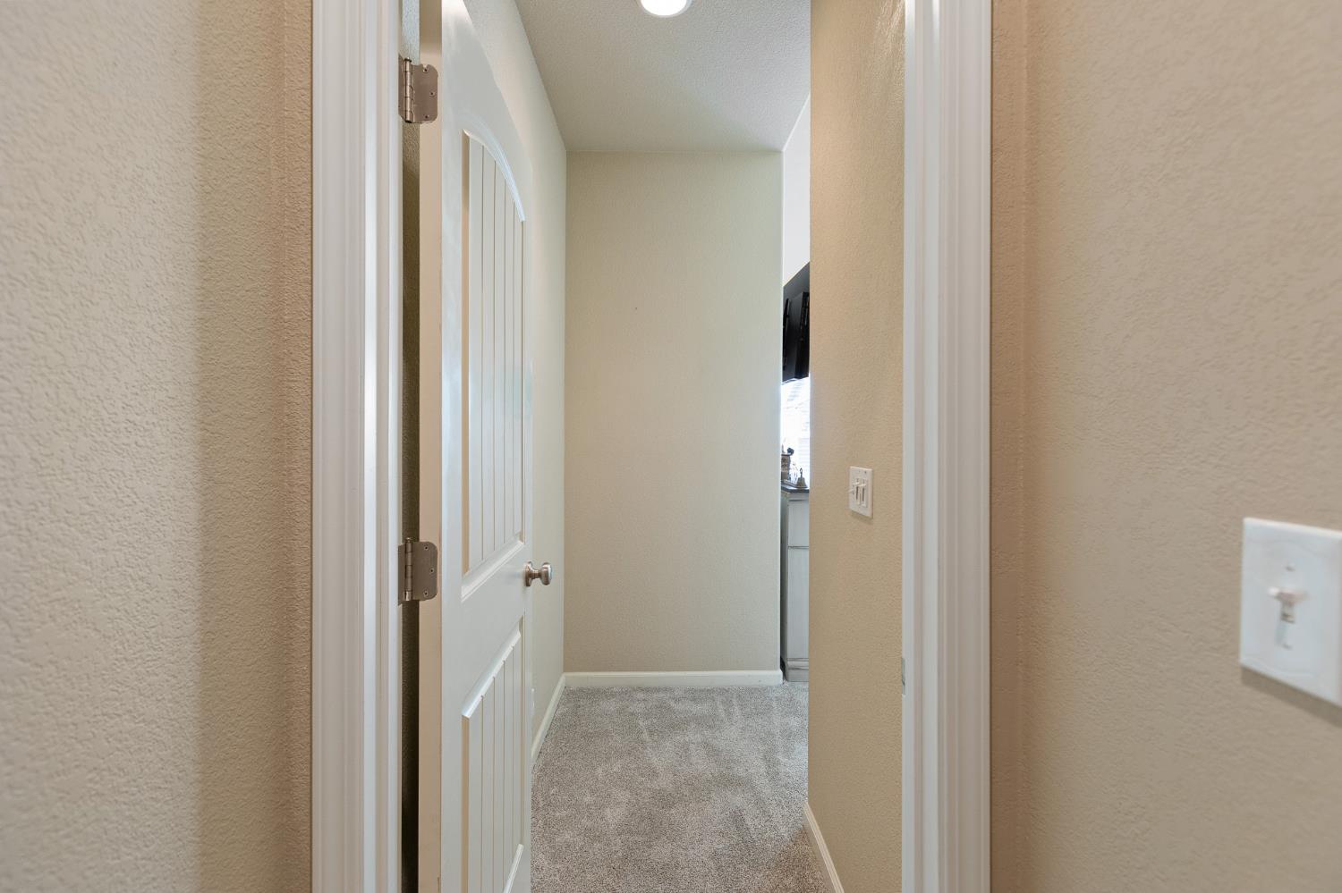 689 Montana De Oro St, Tulare, CA 93274