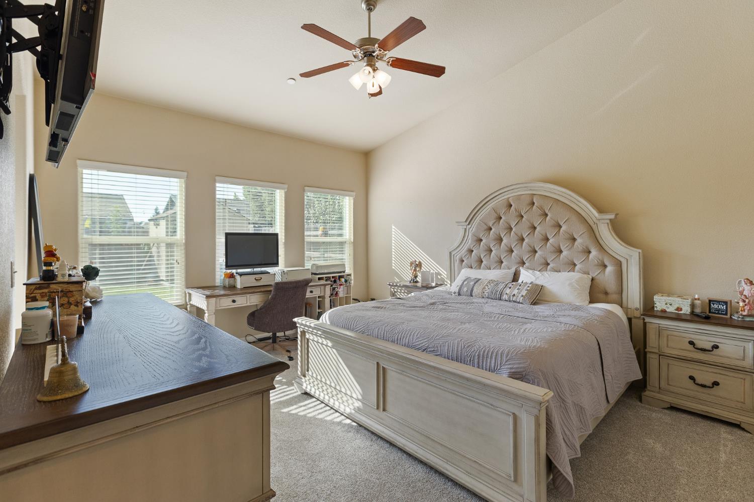 689 Montana De Oro St, Tulare, CA 93274