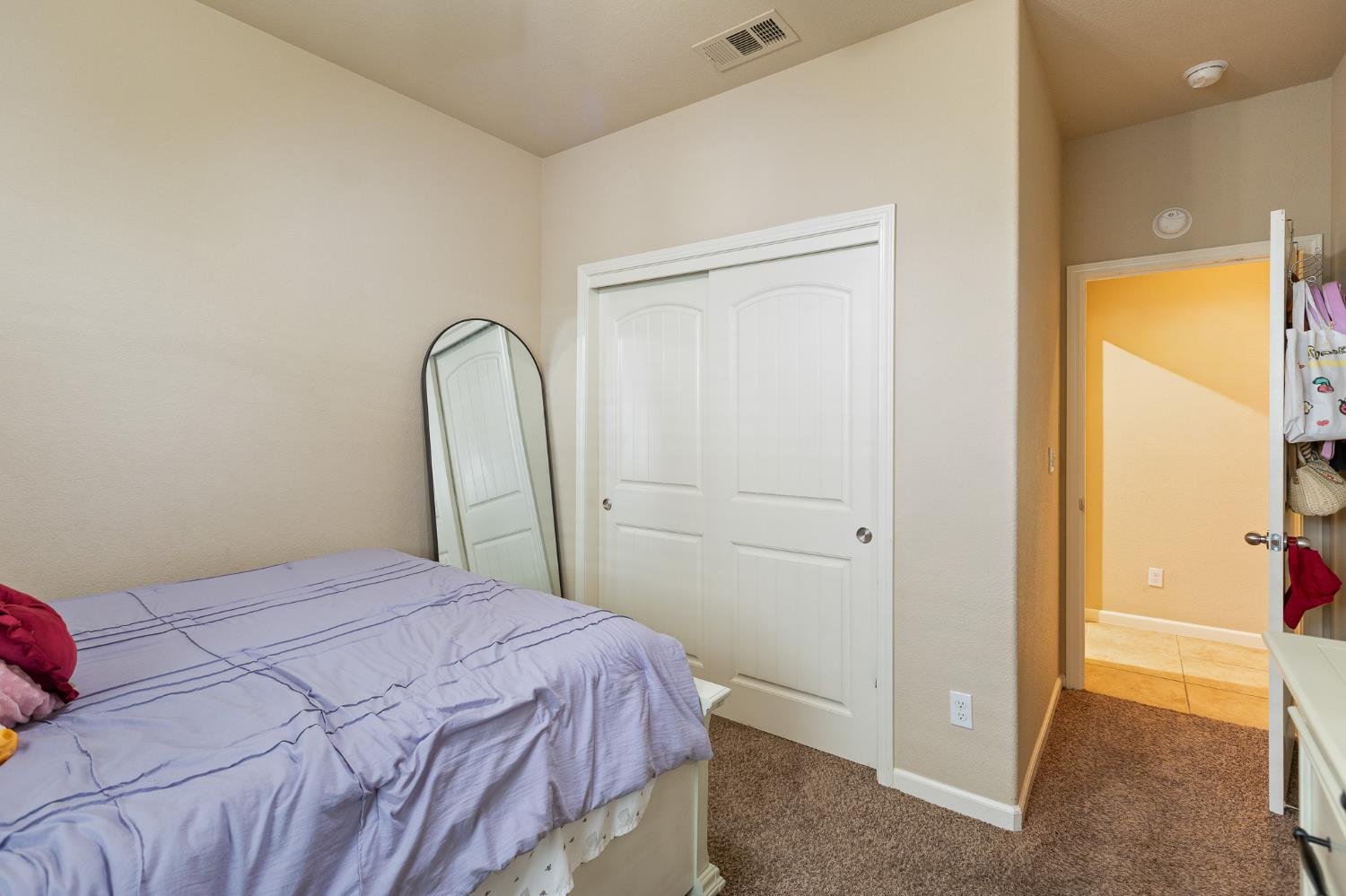 689 Montana De Oro St, Tulare, CA 93274