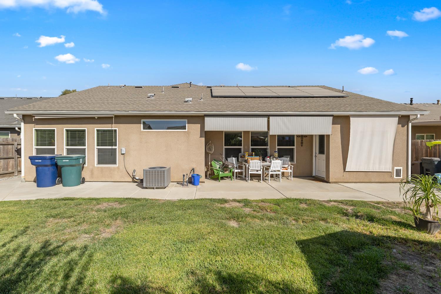 689 Montana De Oro St, Tulare, CA 93274