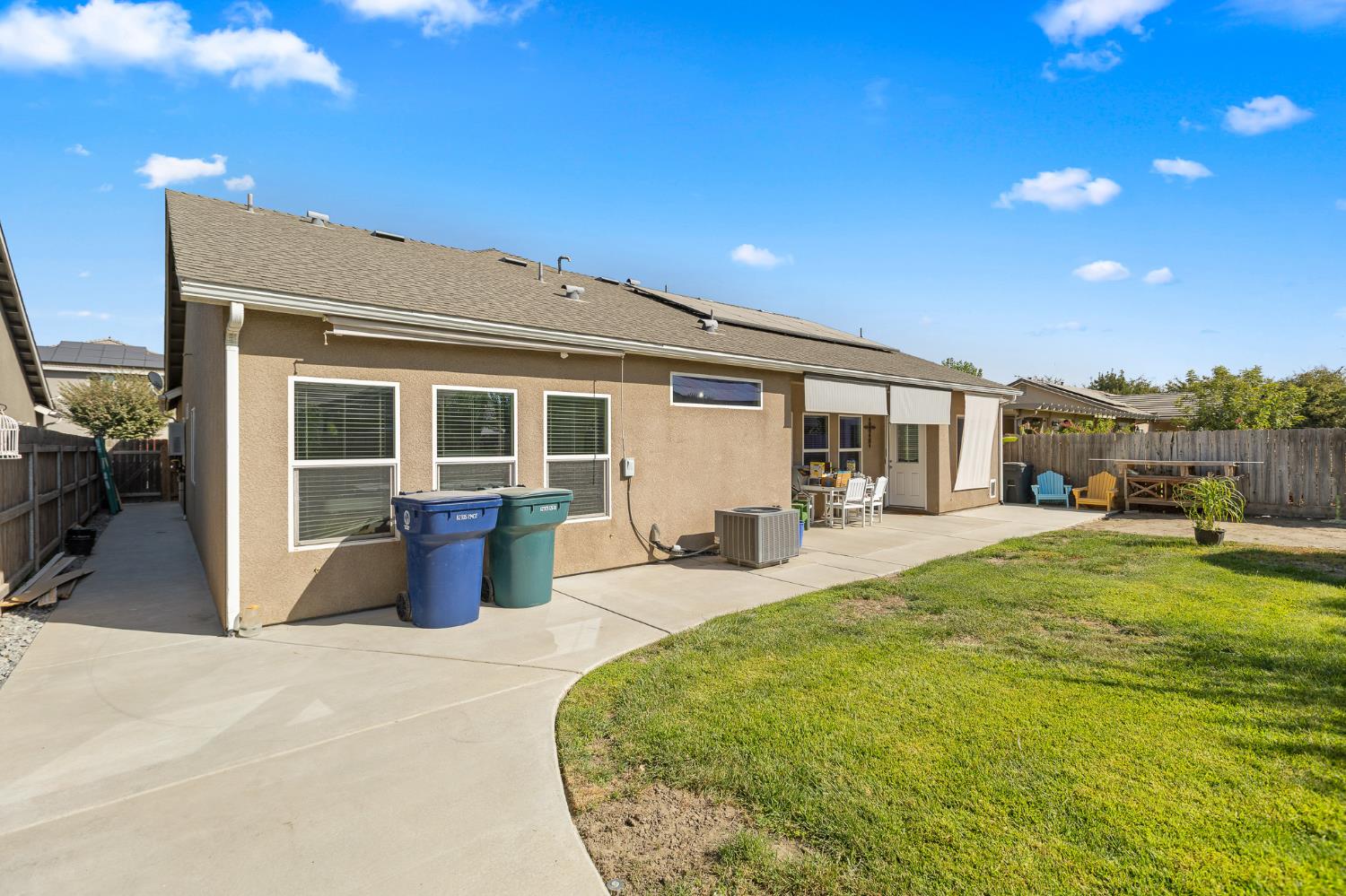 689 Montana De Oro St, Tulare, CA 93274