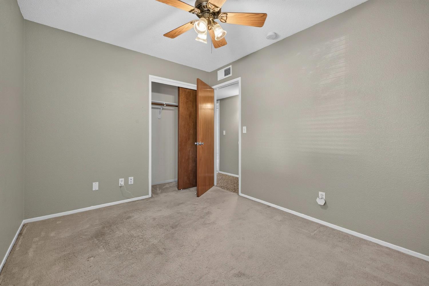 6302 N Delbert Ave, Fresno, CA 93722