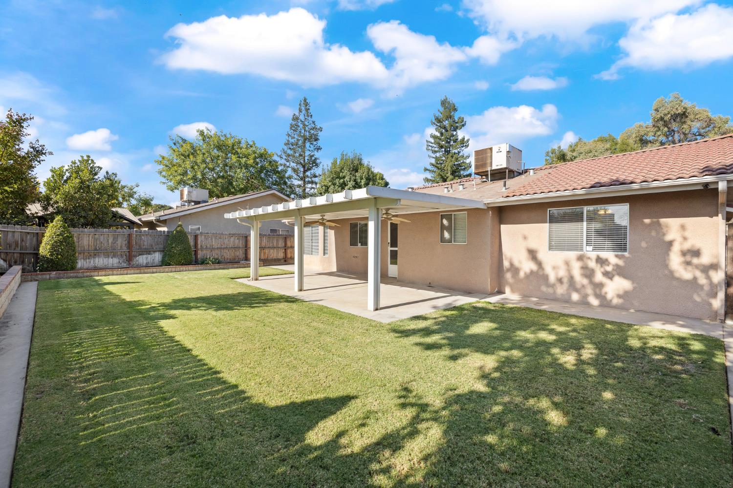 6302 N Delbert Ave, Fresno, CA 93722