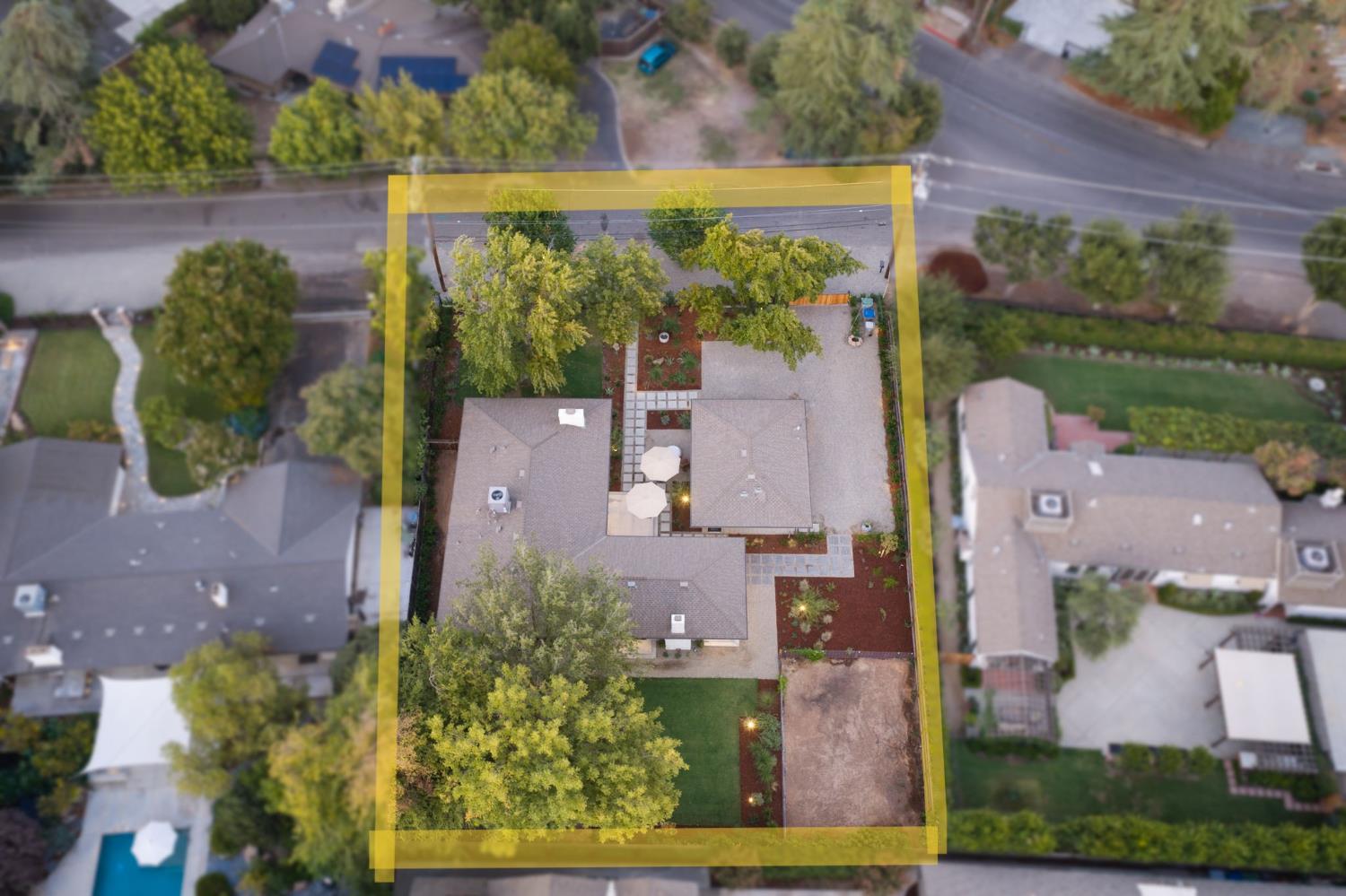 4933 N Wishon Ct, Fresno, CA 93704